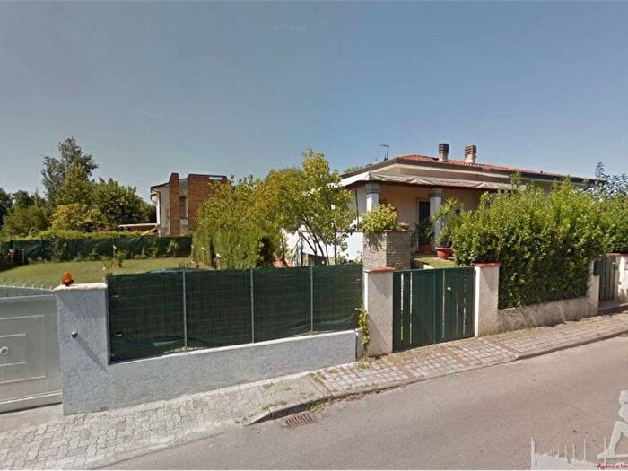 Casa con 6 locali in affitto in Pietrasanta