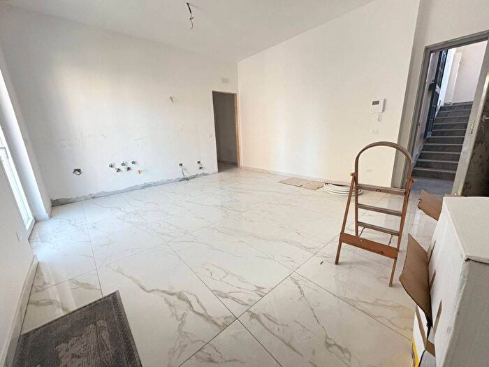 Appartamento bilocale in affitto in Via Dante Alighieri, Maristi Ospedale, Giugliano in Campania