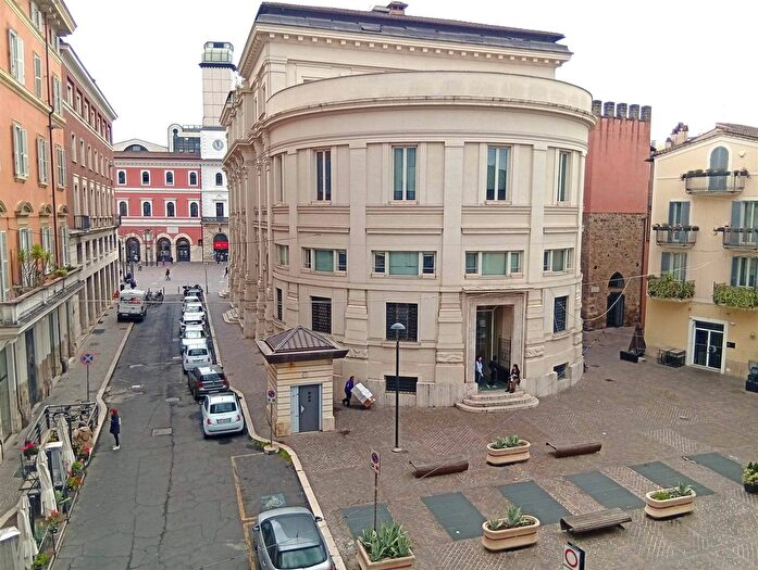 Appartamento con 6 locali in vendita in Terni