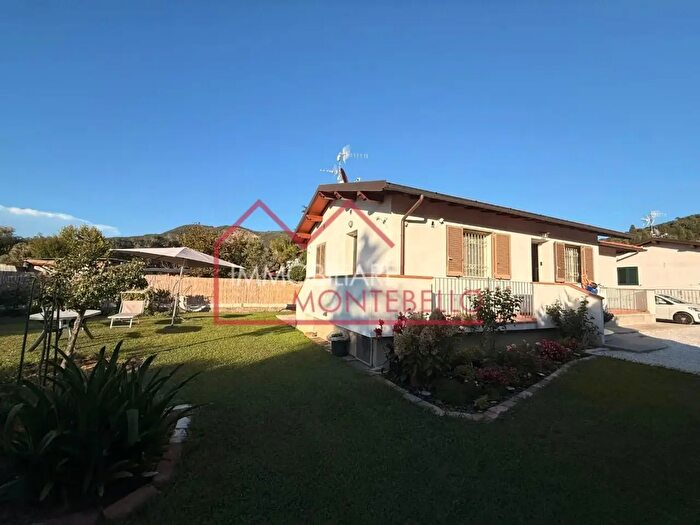Casa quadrilocale in vendita in del Molinaccio, Massarosa