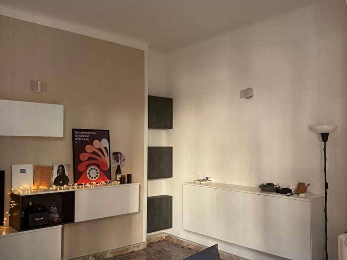 Appartamento trilocale in affitto in Via Belgirate, Maggiolina, Milano