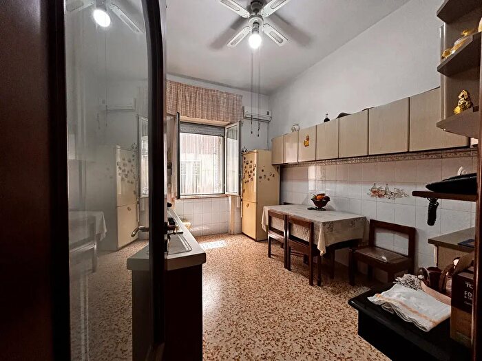 Appartamento trilocale in vendita in Via delle Perle N, Torre Del Greco