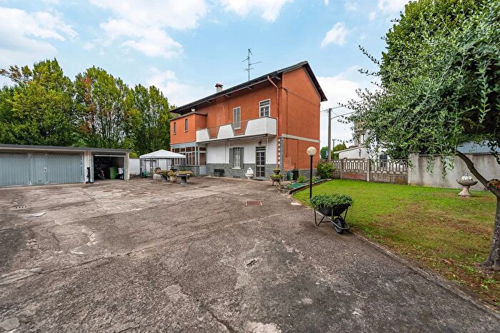 Casa quadrilocale in vendita in Origgio