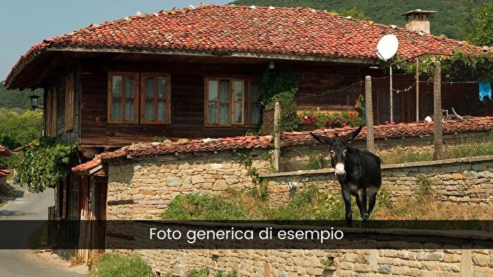 Casa con 5 locali in vendita in Via Roma, Rive