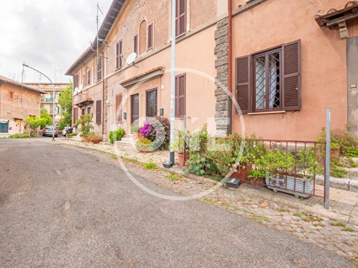 Appartamento trilocale in vendita in Via Carlo Randaccio, Roma