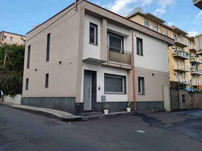 Appartamento trilocale in affitto in Via Galermo, Cibali, Catania