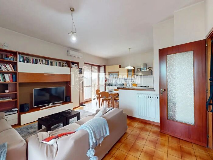 Appartamento trilocale in vendita in Castagnito