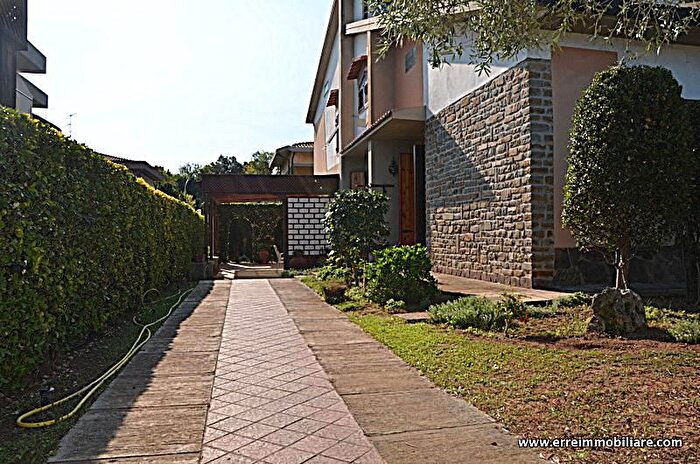 Appartamento con 8 locali in vendita in Follonica