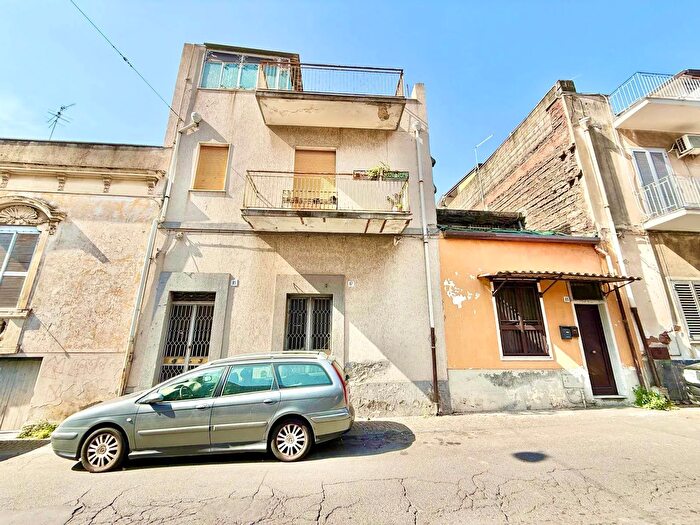 Casa con 7 locali in vendita in Via Acquedotto Greco, Catania