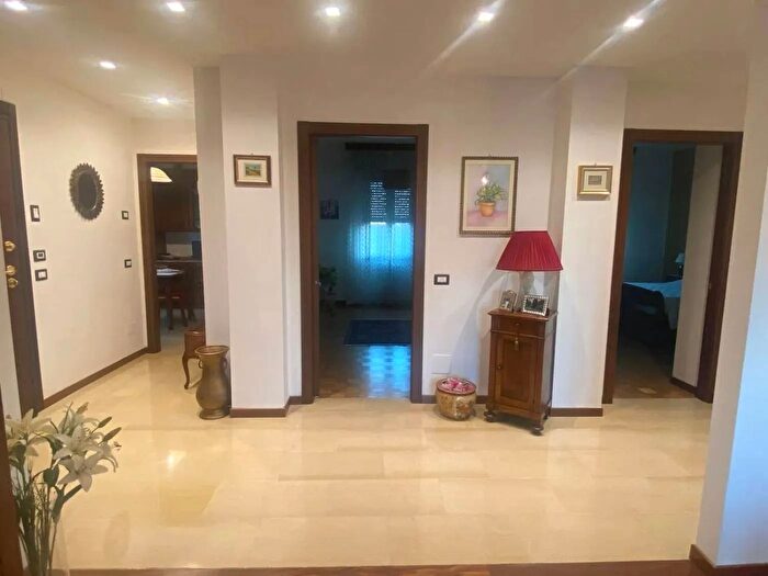 Appartamento trilocale in vendita in Via Milano SNC Valera Fratta, Valera Fratta