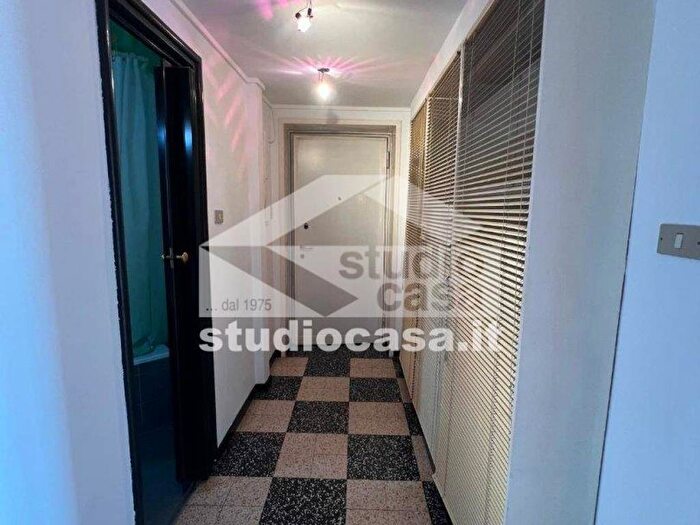 Appartamento trilocale in affitto in Piazza Sire Raul, Parco Trotter, Milano