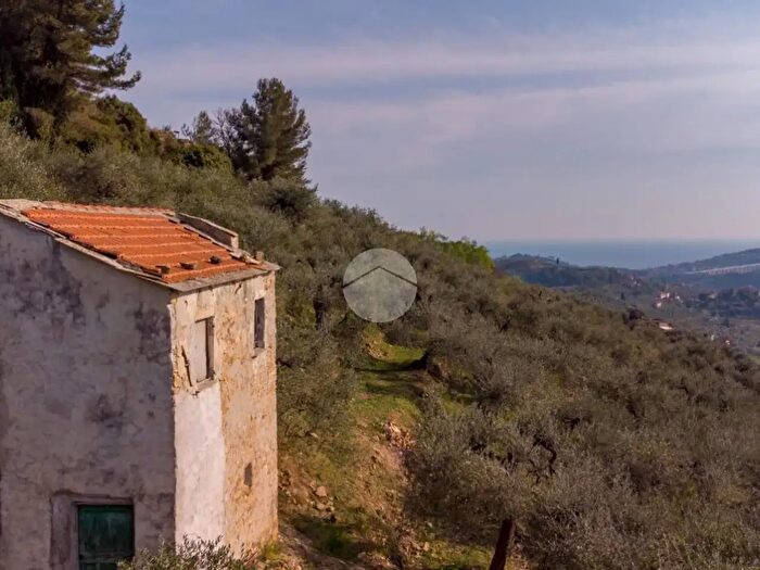 Casa bilocale in vendita in Strada Monte dei Campi, Imperia