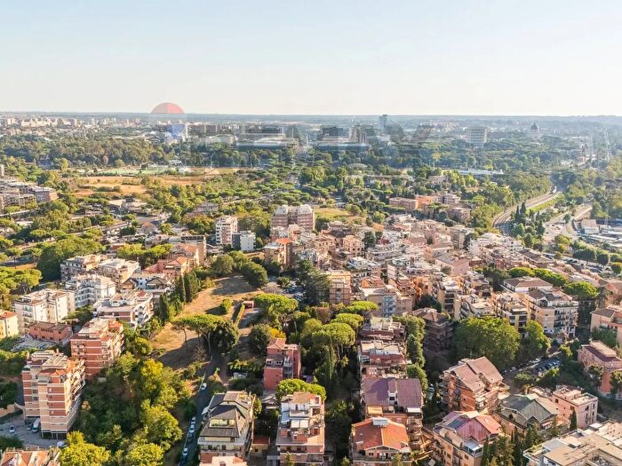 Appartamento con 5 locali in vendita in Via Onorio, Roma