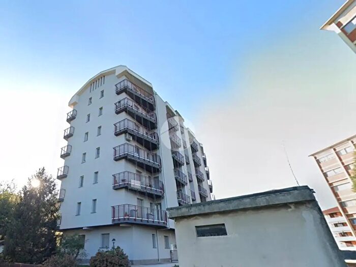 Appartamento trilocale in vendita in Via delle Groane, Garbagnate Milanese