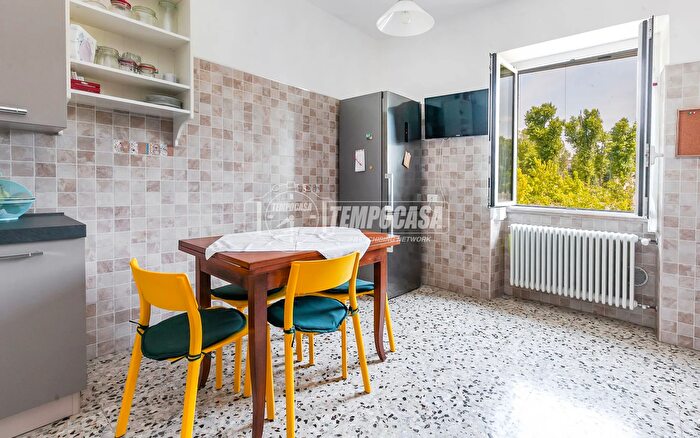 Appartamento quadrilocale in vendita in Piazzale Lugano, Milano