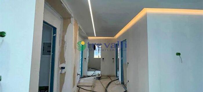 Appartamento con 7 locali in vendita in Croviana