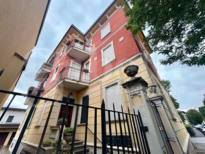Appartamento bilocale in vendita in Via Monte Nero, Cremona