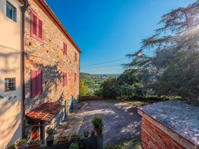 Casa con 6 locali in vendita in Via Mulini, Larciano