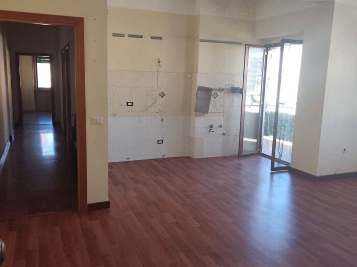 Appartamento trilocale in affitto in Via Giuseppe Testa, Fuorigrotta, Napoli