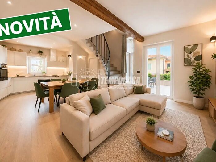 Casa con 5 locali in vendita in Corso Giuseppe Mazzini, Correggio
