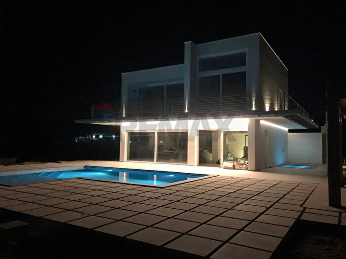 Casa con 8 locali in vendita in Via Enea Snc, Sciacca