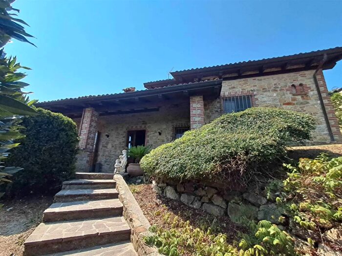 Casa con 5 locali in vendita in Gazzola
