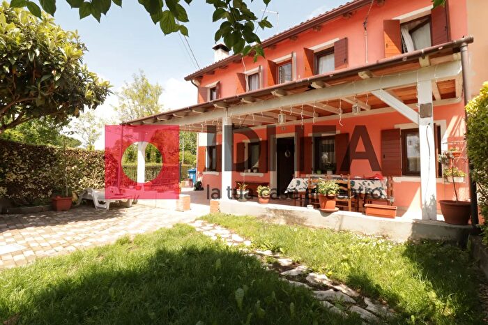 Casa quadrilocale in vendita in Via Termine, Breda Di Piave