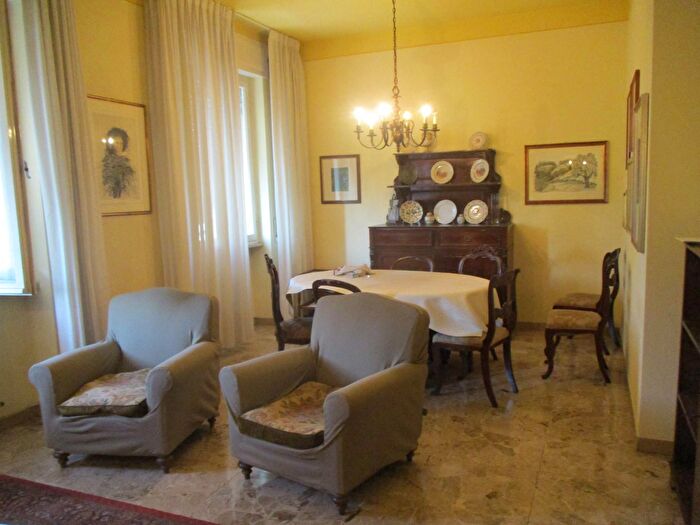 Appartamento con 7 locali in vendita in Pontedera