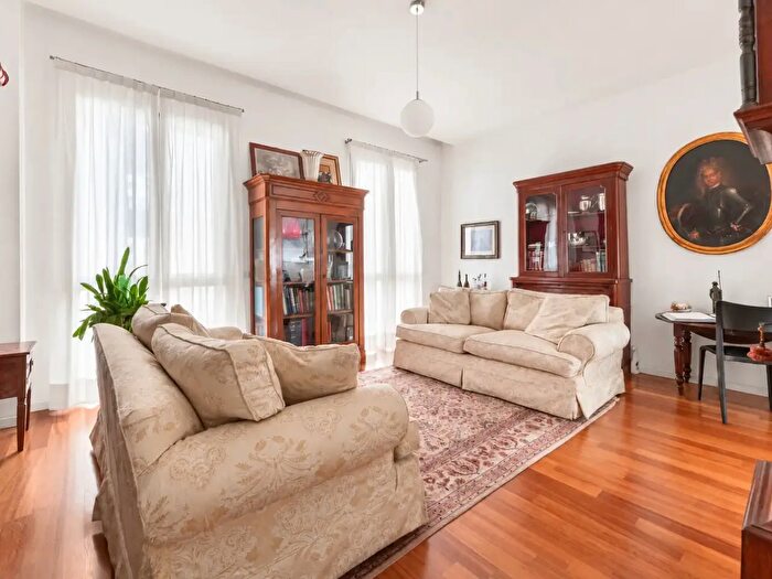 Casa con 6 locali in vendita in Via Capolago, Milano