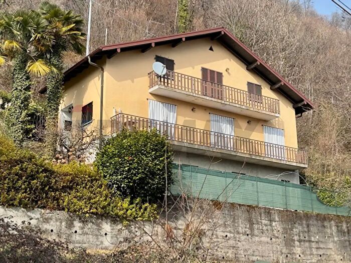 Casa con 6 locali in vendita in Valle Cannobina