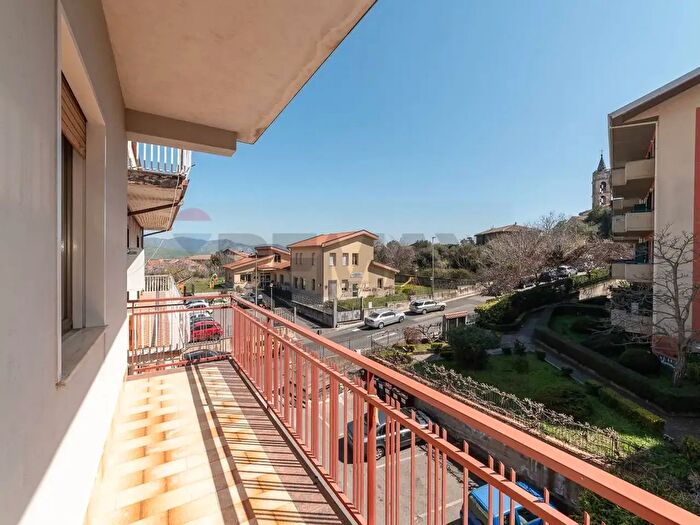 Appartamento con 6 locali in vendita in Via Bonaventura C, Randazzo