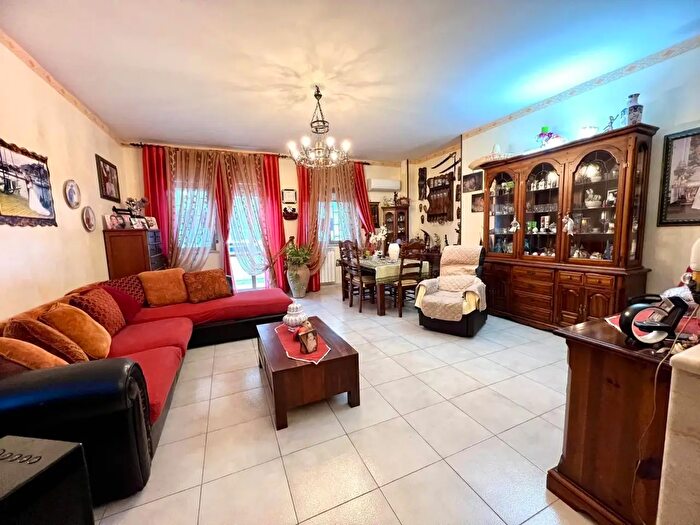 Appartamento con 6 locali in vendita in Via Tenente Morici, Villabate