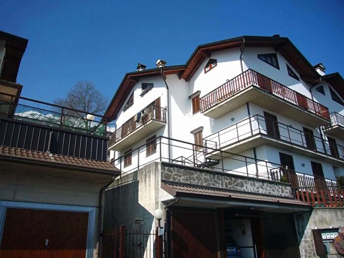 Casa con 5 locali in vendita in Via Papa Giovanni XXIII, Brumano