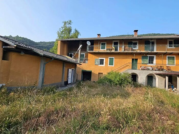 Casa con 5 locali in vendita in Via Giaveno, Cumiana