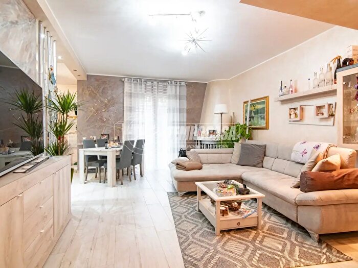 Appartamento trilocale in vendita in Via Pietro Nenni, Pozzo DAdda