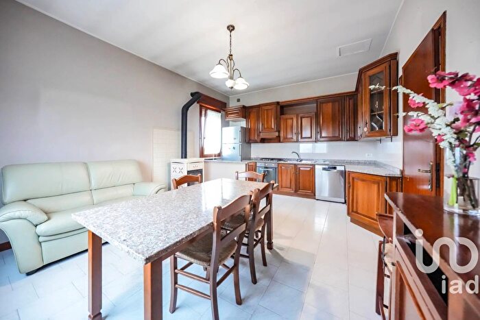 Casa con 7 locali in vendita in Via Provinciale, Gaiba