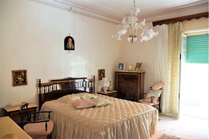 Casa con 6 locali in vendita in Via Roma, Favara