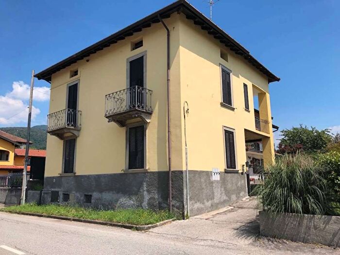 Appartamento bilocale in affitto in via Dante, Cocquio, CocquioTrevisago