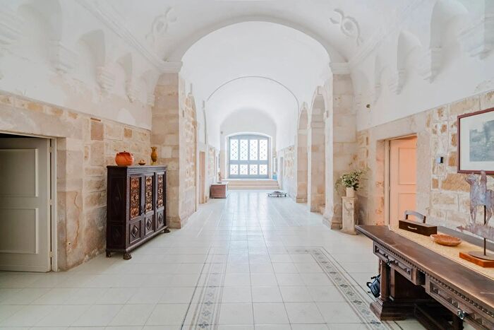 Casa con 12 locali in vendita in Via Imbriani, Bisceglie