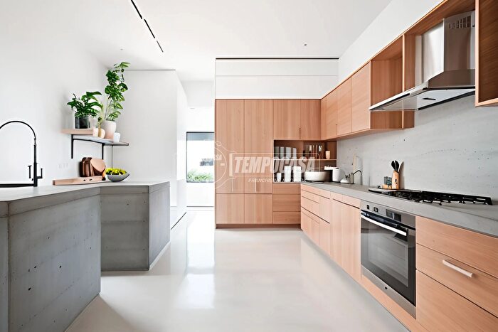 Appartamento trilocale in vendita in Via Antonio Locatelli, Brignano Gera DAdda