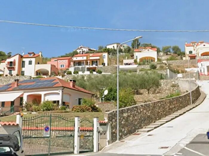 Casa con 5 locali in vendita in Via Viarzo, Quiliano