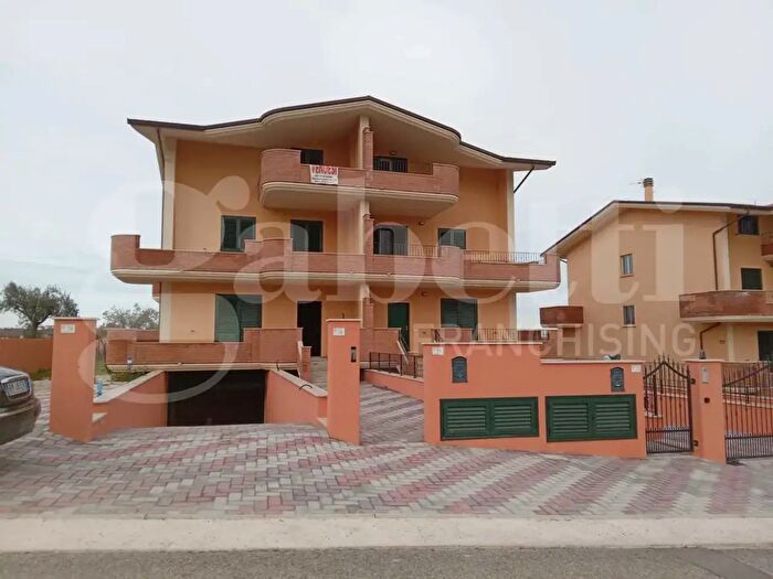 Casa in vendita in Via della Madonna, Campli