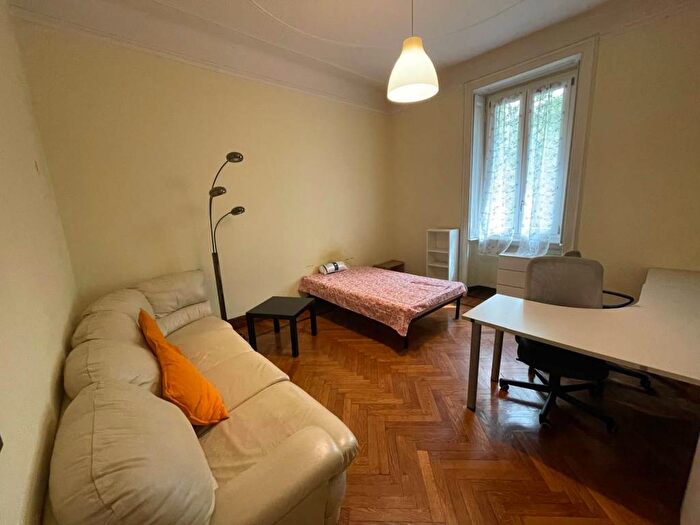 Appartamento con 5 locali in affitto in Viale Umbria, Porta Romana Medaglie dOro, Milano