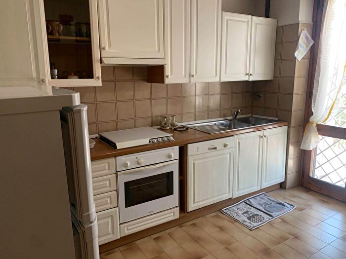 Appartamento trilocale in affitto in Via delle Case Rosse, Roma