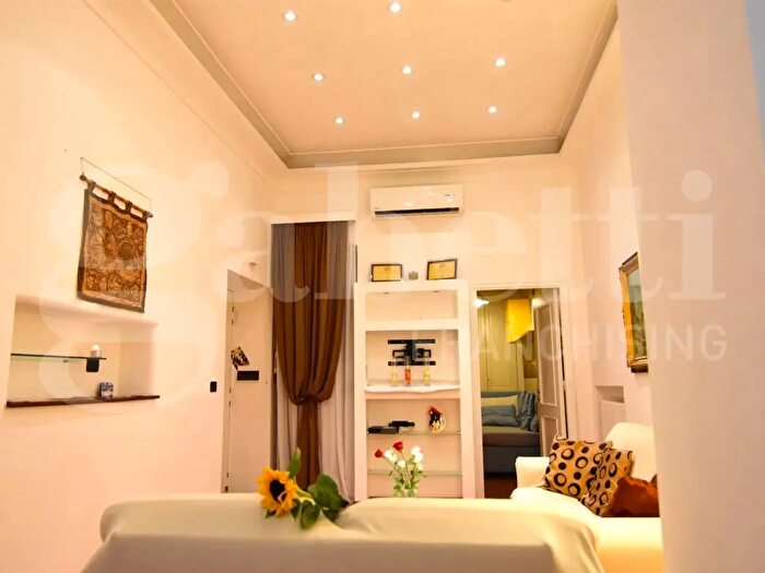 Appartamento trilocale in affitto in Vico Giardinetto, Napoli