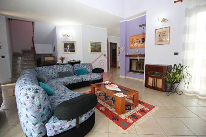 Case in Vendita e in Affitto - 3