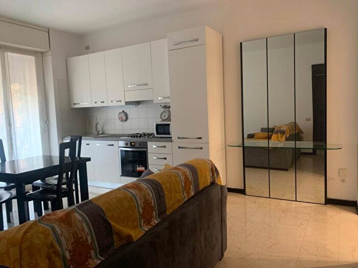 Appartamento bilocale in affitto in Via Antonio Barbavara, Navigli Darsena, Milano