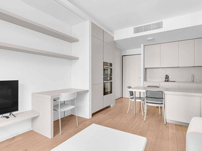 Appartamento bilocale in affitto in Via Giovanni Battista Pirelli, Melchiorre Gioia, Milano