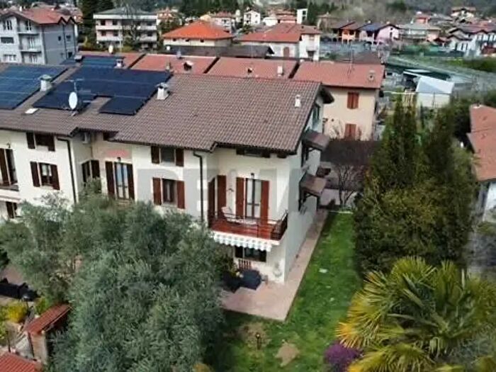 Casa con 5 locali in vendita in Vicolo Sant'Alessandro, Arcisate