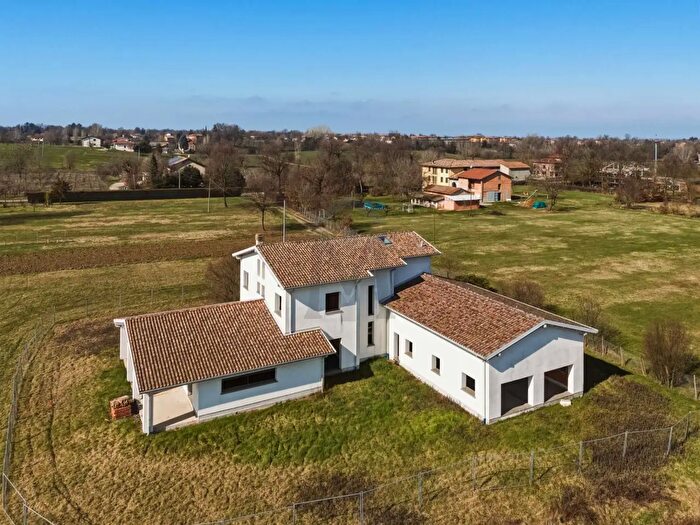 Casa con 12 locali in vendita in Via Orlando Strozzi, Reggio Emilia